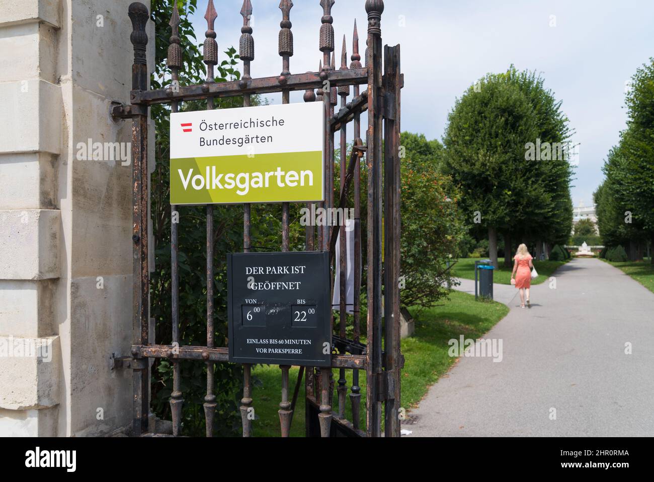 Volksgarten (ou le « jardin du peuple ») est l'un des plus beaux endroits publics en plein air de Vienne. Situé dans l'Innere Stadt, il a été construit au-dessus de la Th Banque D'Images