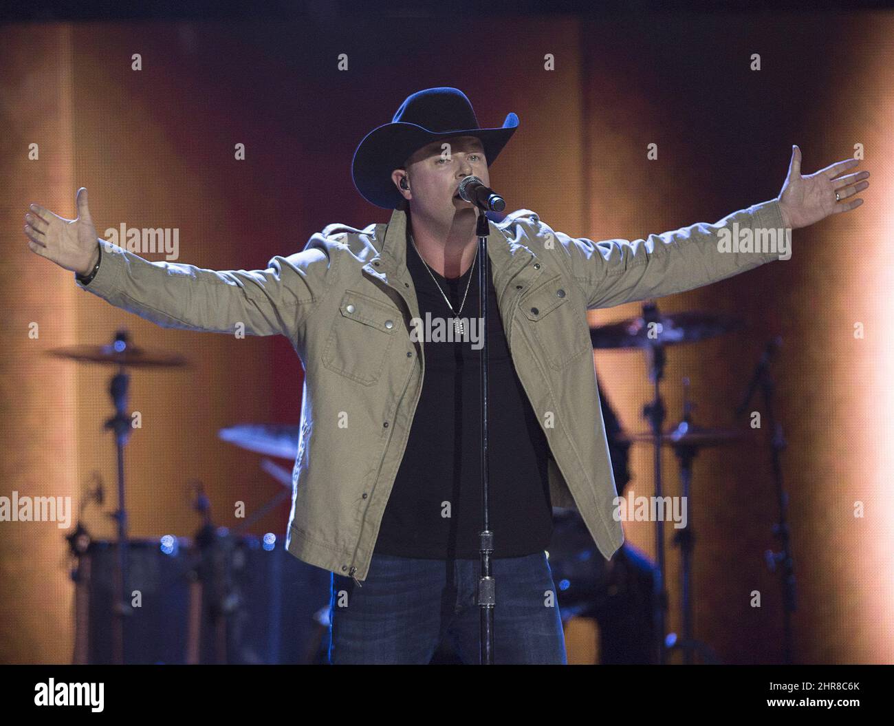 Gord Bamford se produit aux Prix de l'Association canadienne de musique country à Halifax, en Nouvelle-Écosse, le dimanche 13 septembre 2015. Bamford a gagné dans trois catégories, y compris l'artiste masculin de l'année. LA PRESSE CANADIENNE/Andrew Vaughan Banque D'Images
