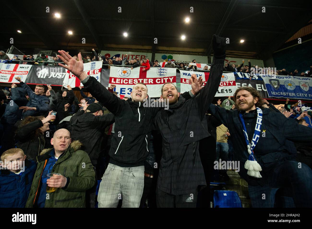 Randers, Danemark. 24th, février 2022. Les fans de football de Leicester City vus dans la section pour les fans de l'UEFA Europa Conference League match entre Randers FC et Leicester City au Cepheus Park à Randers. (Crédit photo: Gonzales photo - Balazs Popal). Banque D'Images