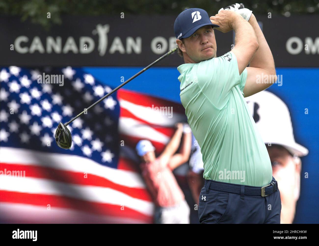 Hudson Swafford garde un oeil sur son tir en tee sur le 10th trous lors de la première partie du golf Canadian Open à Glen Abbey à Oakville, Ontario, le jeudi 27 juillet 2017. LA PRESSE CANADIENNE/Frank Gunn Banque D'Images