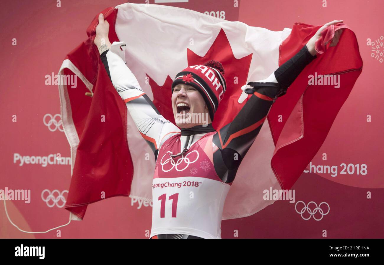 Le luger canadien Alex Gough, de Calgary, célèbre la victoire d'une médaille de bronze dans la luge féminine au Centre olympique de siding aux Jeux olympiques d'hiver de Pyeongchang 2018 en Corée du Sud, le mardi 13 février 2018. LA PRESSE CANADIENNE/Jonathan Hayward Banque D'Images