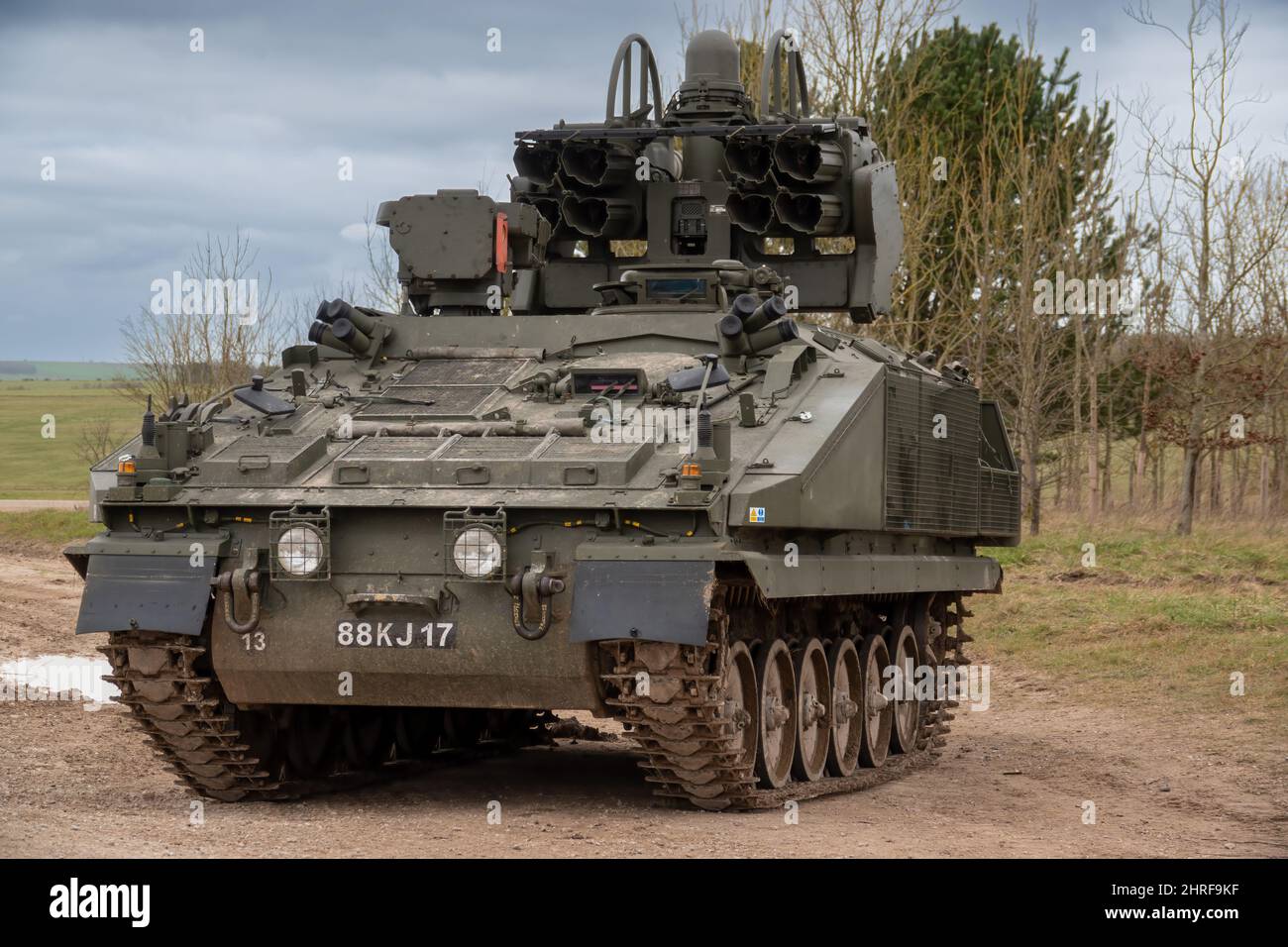 Véhicule blindé à chenilles Alvis Stormer Starstreak CVR-T de l'armée britannique équipé d'un système de missiles à grande vitesse de défense aérienne à courte portée en action sur un Banque D'Images