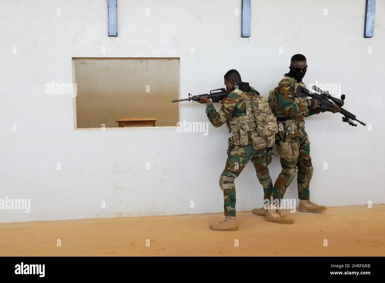 Commandos de la Force spéciale du Ghana lors d'un quart d'entraînement de combat aux côtés des forces spéciales françaises et britanniques pendant l'exercice Flintlock 2022 19 février 2022 près d'Abidjan, Côte d'Ivoire. Banque D'Images