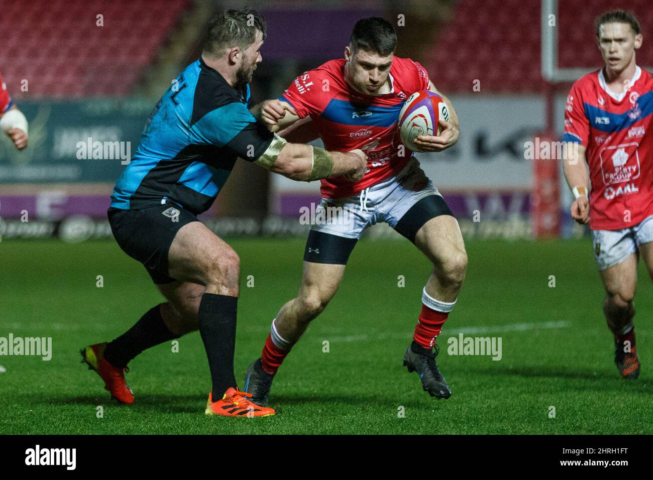 Llanelli, Royaume-Uni. 25 février 2022. Bouton Harrison de remplacement de Llanelli RFC lors du match de rugby de première catégorie Llanelli RFC v Cardiff RFC Indigo Group. Crédit : Gruffydd Thomas/Alay Banque D'Images