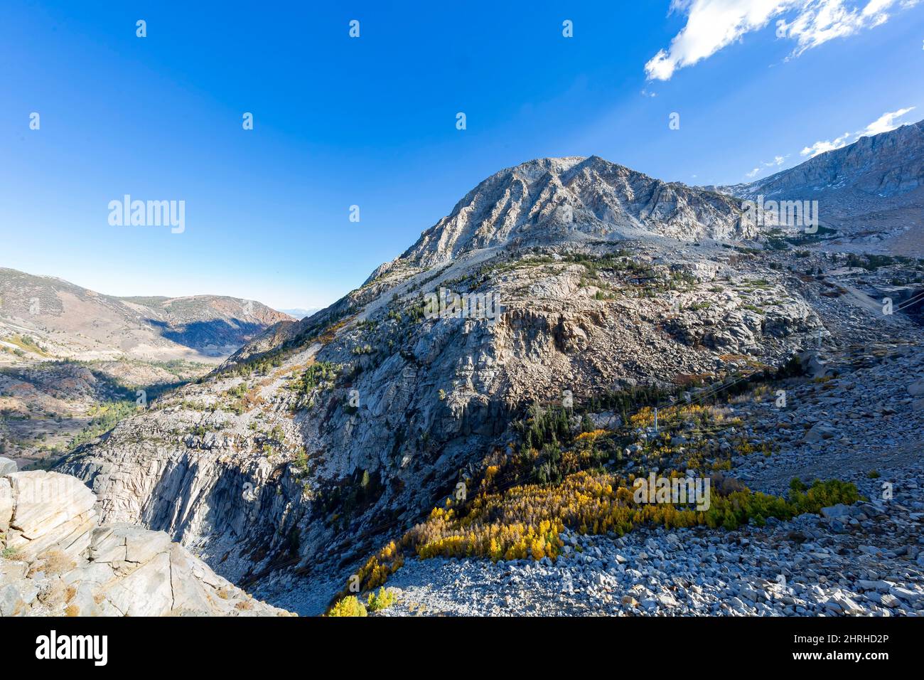 Vue ensoleillée de la couleur d'automne autour de Conway Summit en Californie Banque D'Images