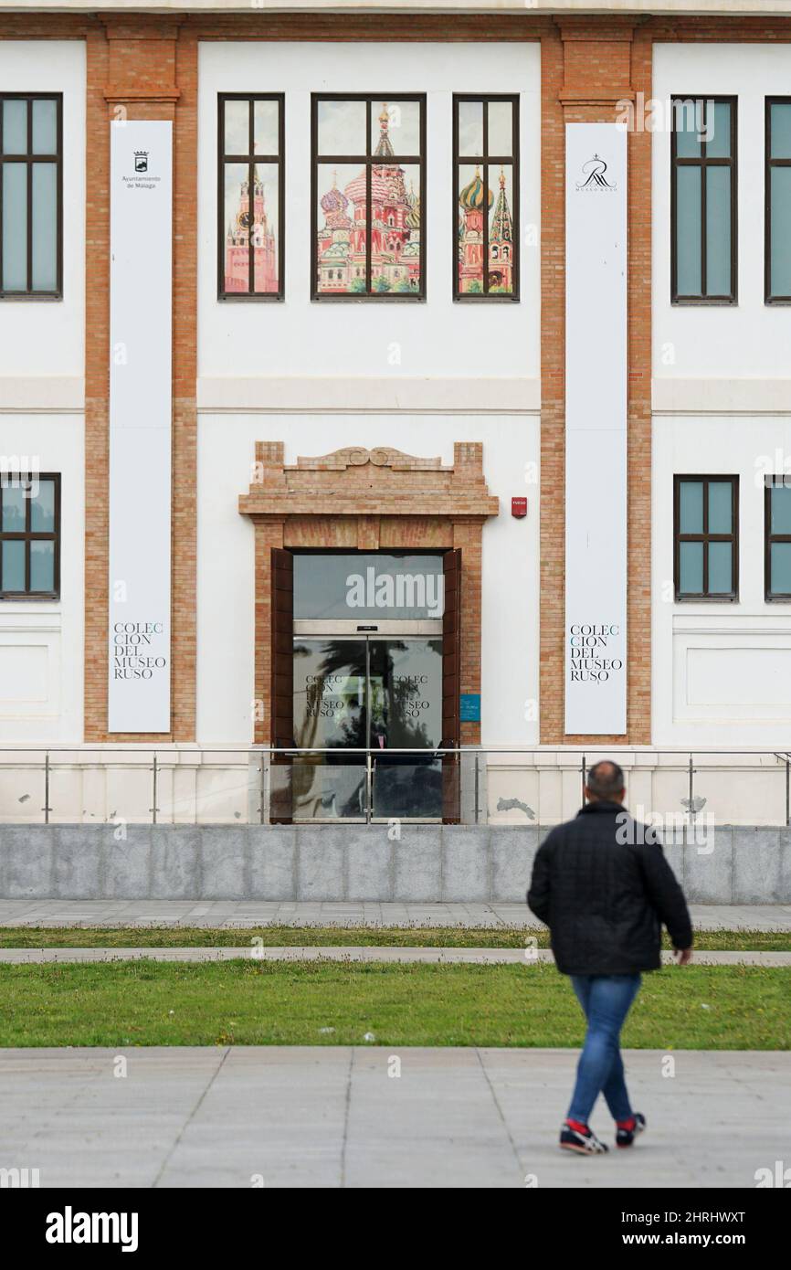 Vue extérieure du bâtiment Coleccion del Museo Ruso. L'équipe de communication de Coleccion del Museo Ruso à Malaga a confirmé qu'elle tiendra toutes les activités prévues normalement après que l'Union européenne et les États-Unis aient annoncé des sanctions contre la Russie pour l'attaque militaire en Ukraine. Coleccion del Museo Ruso de Malaga est une filiale du Musée russe d'Etat de Saint-Pétersbourg. Cette galerie a été le premier musée d'Etat des arts plastiques russes fondé dans le pays par décret du dernier tsar russe, Nicholas Romanov, mieux connu sous le nom de Nicolas II de Russie. En 2022, les budgets de t Banque D'Images