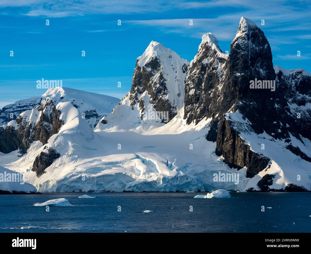 Paysages époustouflants le long du canal de Lemaire, péninsule Antarctique Banque D'Images