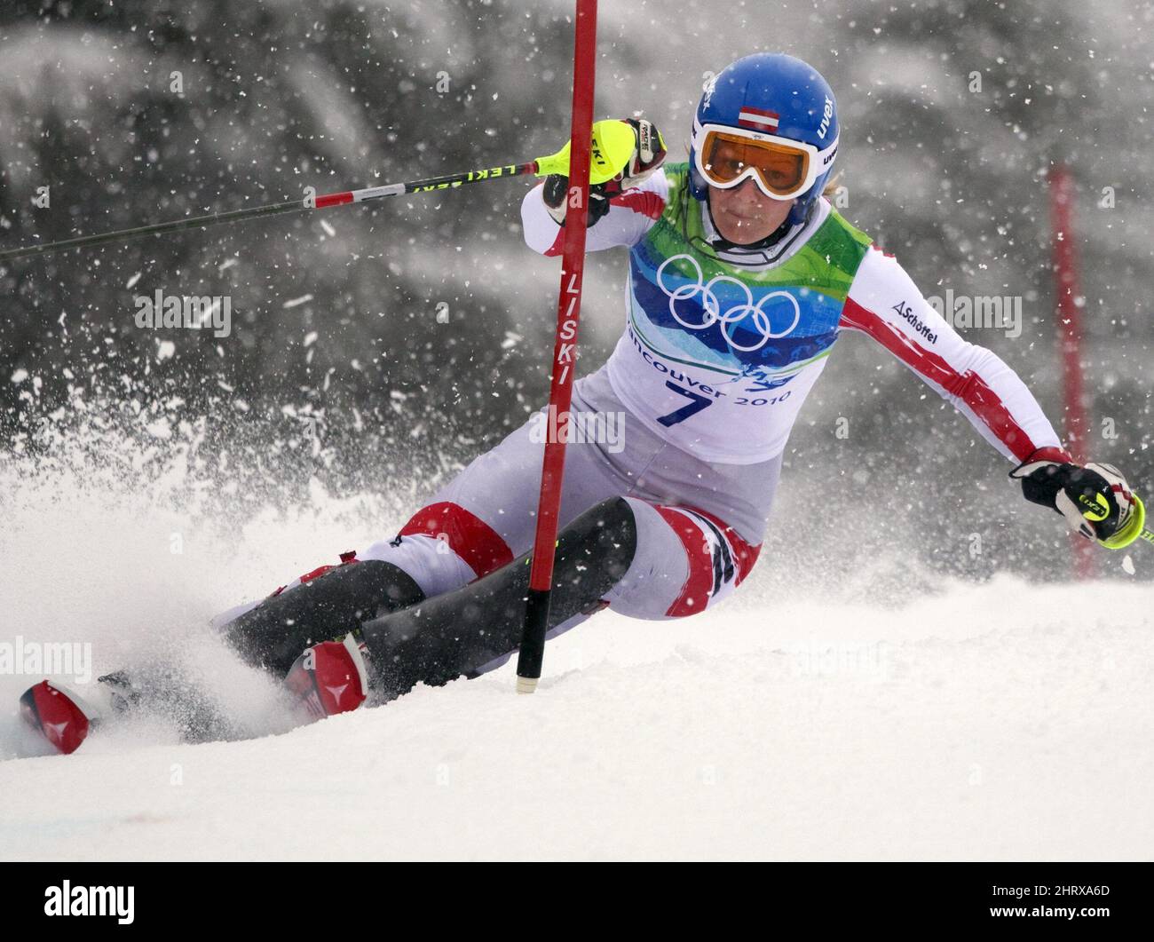 L'Austria's Marlies Schild fait la course du slalom le vendredi 26 février 2010 aux Jeux olympiques d'hiver de 2010 à Vancouver, à Whistler, en Colombie-Britannique, LA PRESSE CANADIENNE/Jacques Boissinot Banque D'Images
