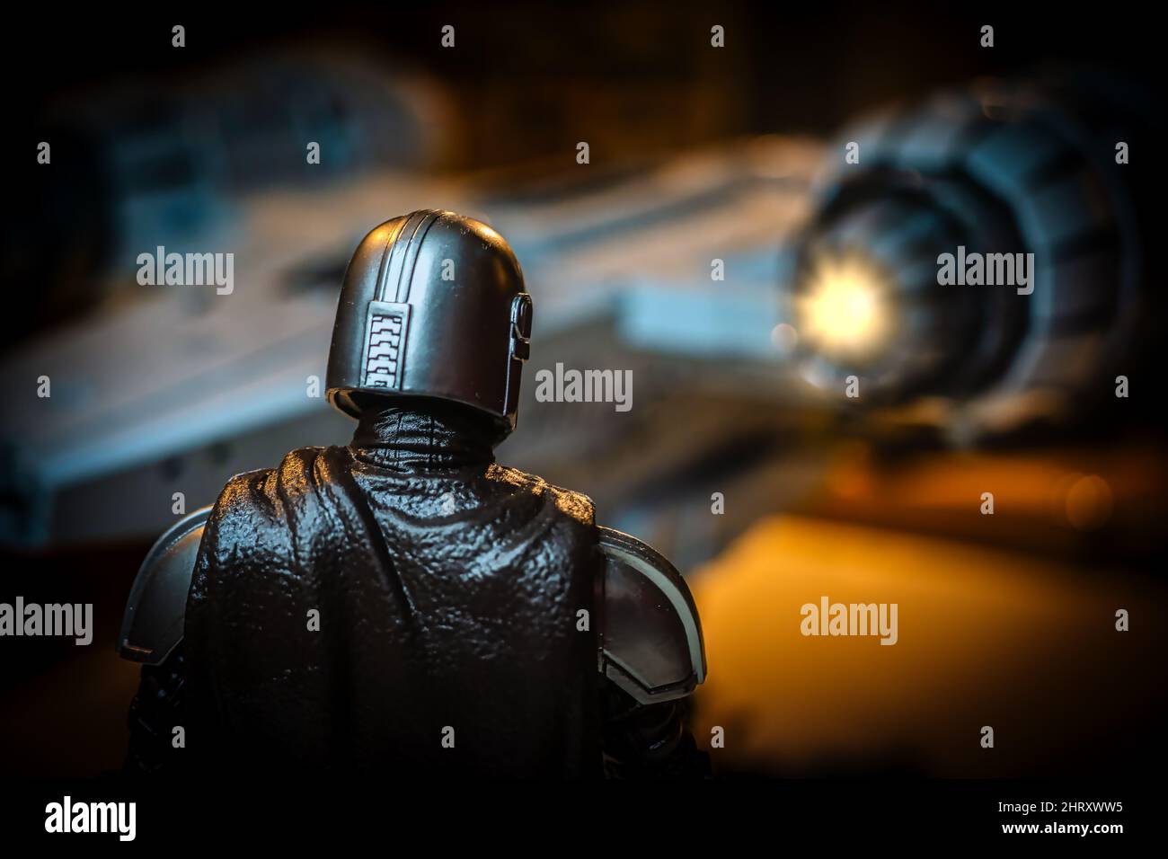 Photo de la Mandalorian, la nouvelle série Disney plus en arrière-plan de la vedette Razor Crest Banque D'Images