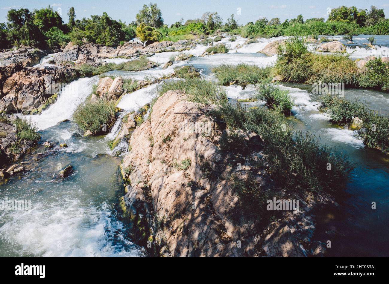 Vue sur les chutes de Li Phi, les chutes d'eau de Tat Somphamit. Laos. Banque D'Images