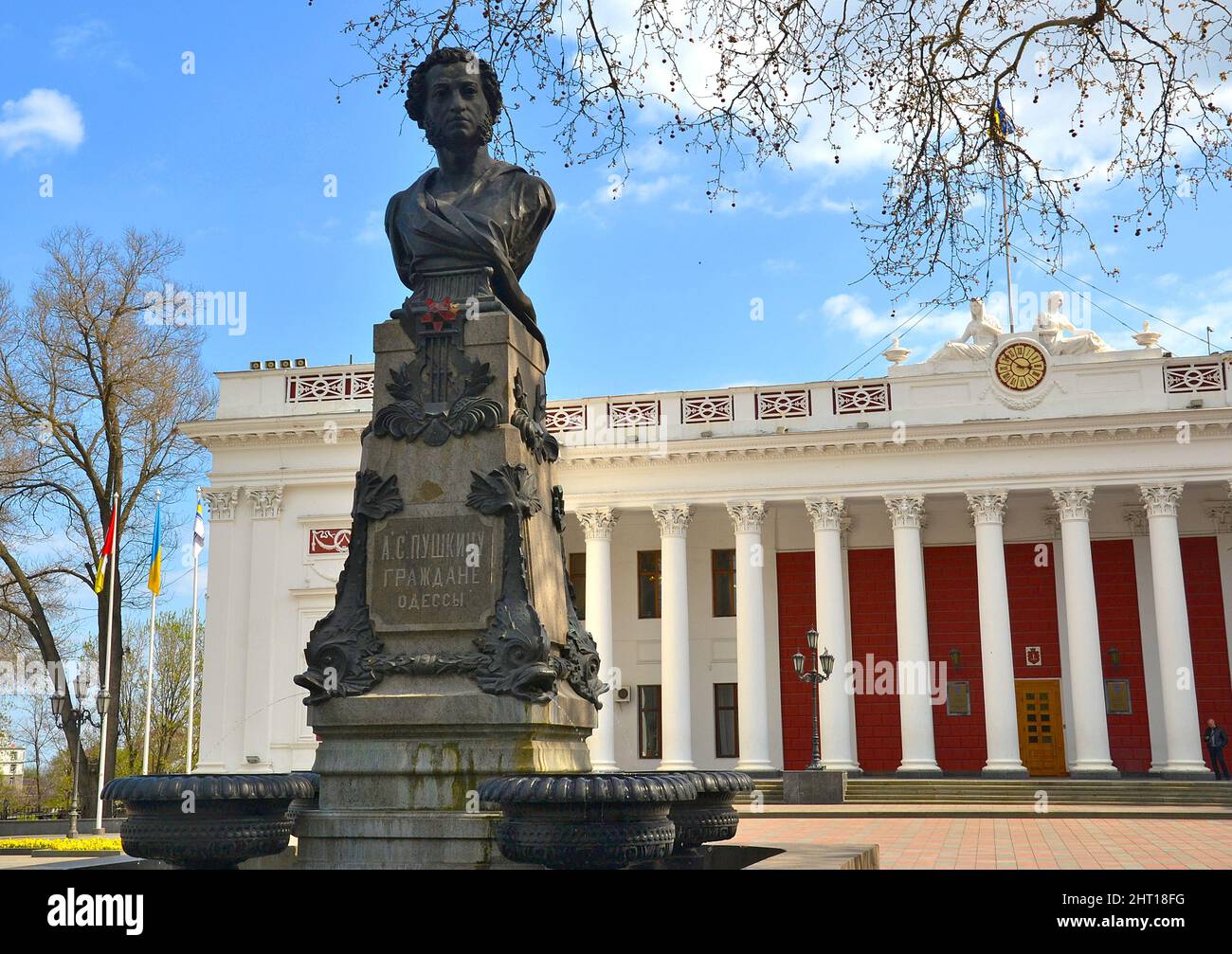 Odessa, Ukraine - 19 avril 2019:Monument à Alexandre Sergeyevitch Pouchkine, écrivain russe, devant l'hôtel de ville d'Odessa, au début des mers Banque D'Images