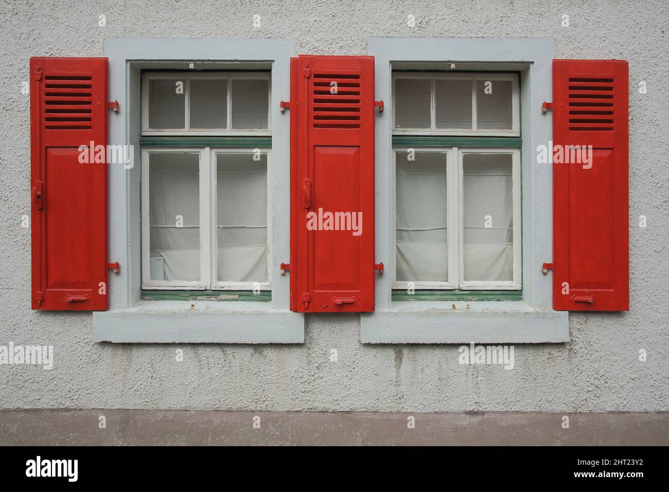 Maison aux volets rouges, Kronberg im Taunus, Hesse, Allemagne Banque D'Images