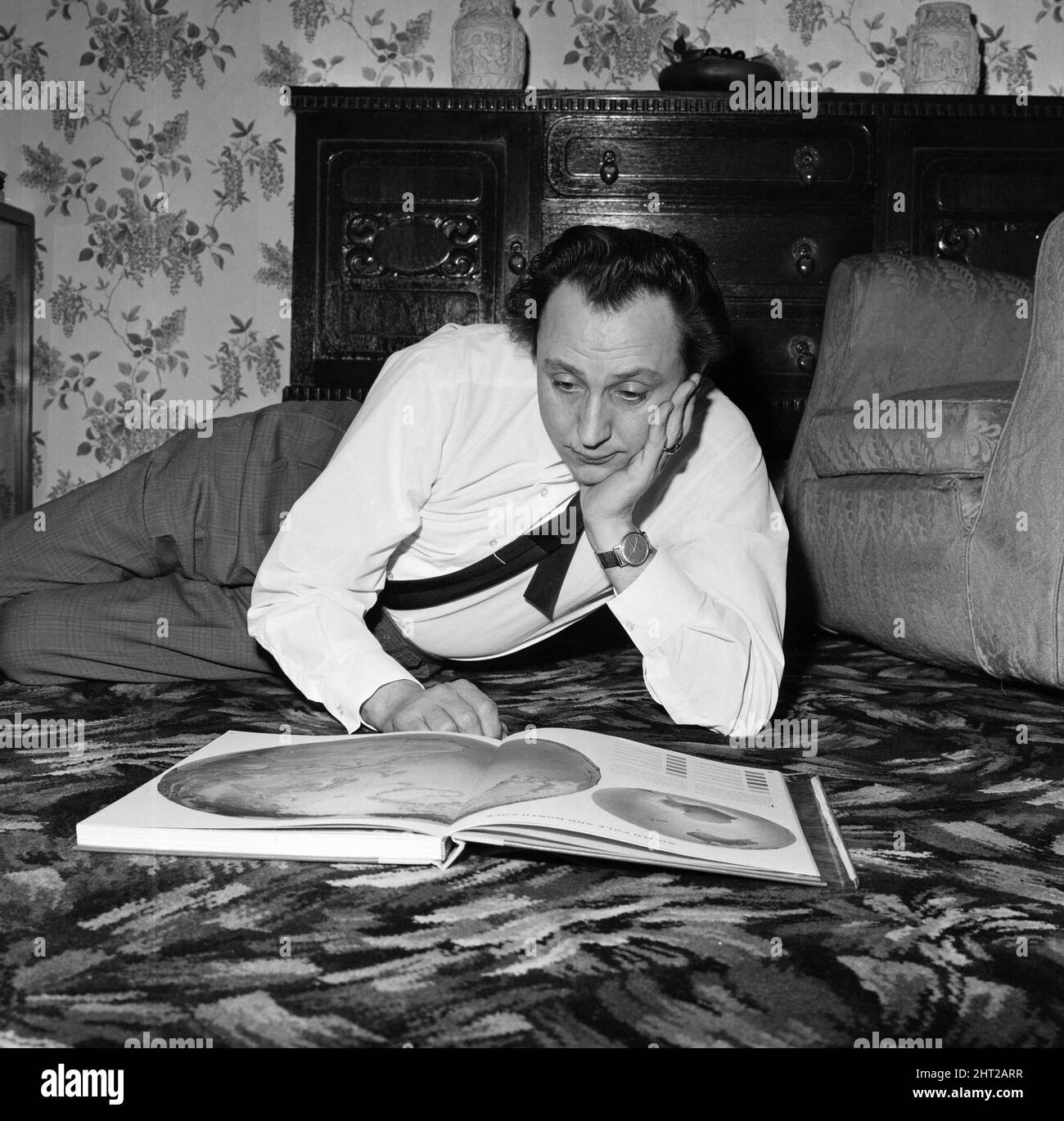 Ken Dodd à la maison à Knotty Ash, Liverpool. 15th mars 1965. Banque D'Images