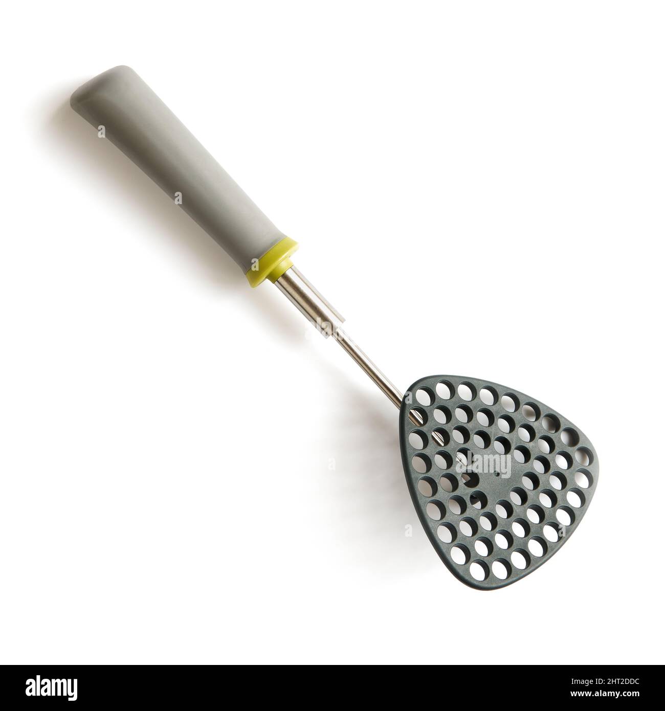 Presse-purée pliable sur fond blanc, gros plan Banque D'Images