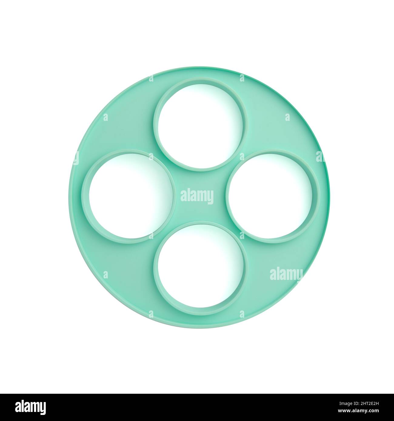 Crêpe ronde en silicone et moule à œufs brouillés, isolé sur blanc Banque D'Images