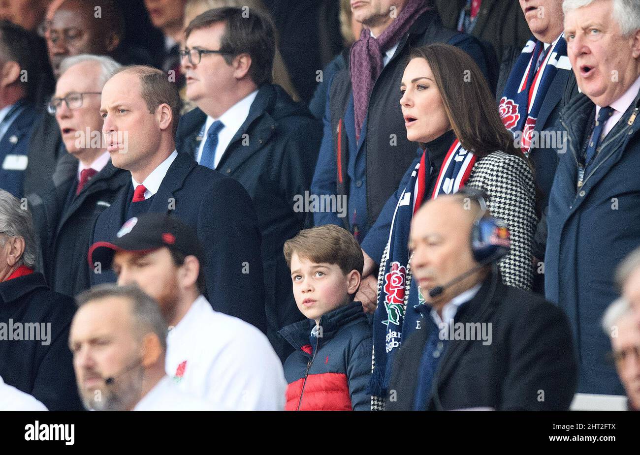 Twickenham, londres, Royaume-Uni. 26 février 2022 - Angleterre v pays de Galles - Guinness six Nations - Twickenham Stadium Prince William, Catherine Duchesse de Cambridge et Prince George pendant le match contre le pays de Galles crédit photo : © Mark pain / Alay Live News Banque D'Images