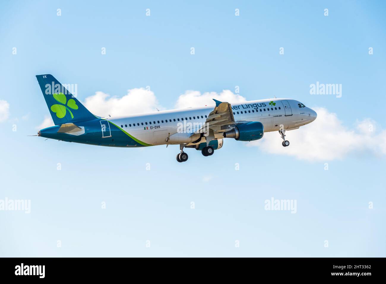AER Lingus Airbus A320-214 EI-DVK au départ de l'aéroport de Belfast Banque D'Images