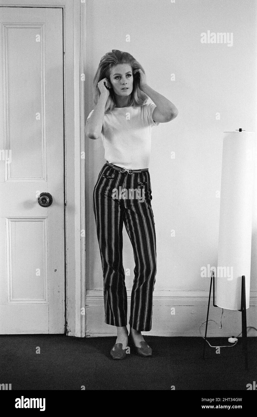 Vanessa Redgrave photographiée pour un reportage de Donald Zec. 2nd mai 1966. Banque D'Images Vanessa Redgrave photographiée pour un reportage de Donald Zec. 2nd mai 1966. Banque D'Images