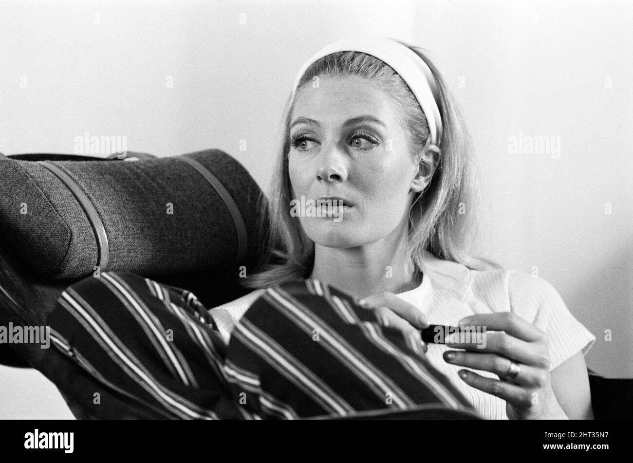 Vanessa Redgrave photographiée pour un reportage de Donald Zec. 2nd mai 1966. Banque D'Images Vanessa Redgrave photographiée pour un reportage de Donald Zec. 2nd mai 1966. Banque D'Images