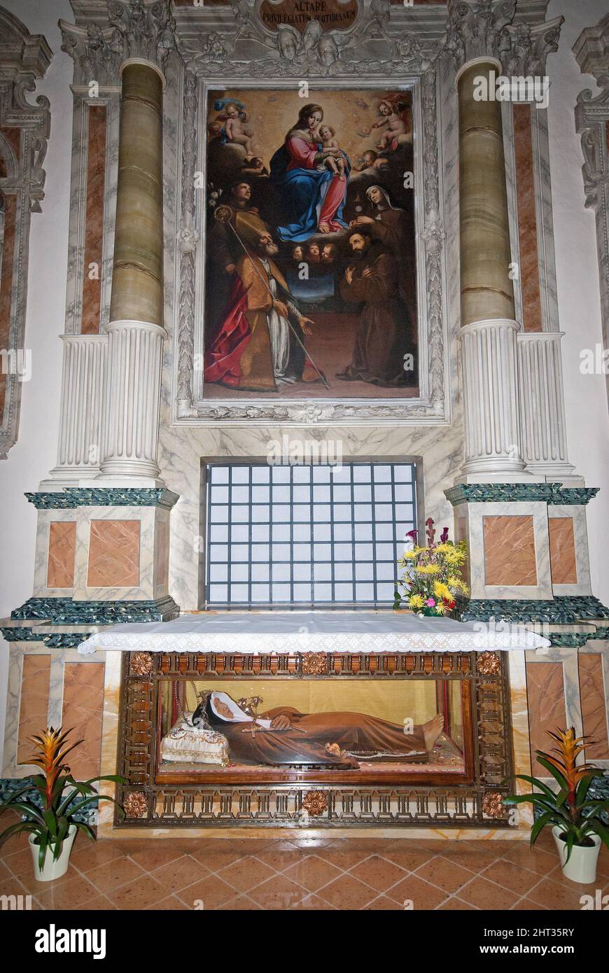 Monastero Di Santa Veronica Giuliani Monastère Capuchin de Santa Veronica Giuliani (1660-1727), dans l'autel
