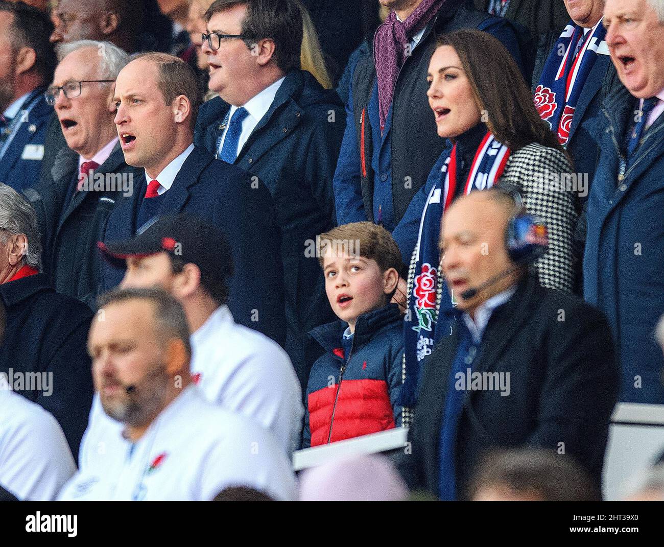 Twickenham, londres, Royaume-Uni. 26 février 2022 - Angleterre v pays de Galles - Guinness six Nations - Twickenham Stadium Prince William, Catherine Duchesse de Cambridge et Prince George pendant le match contre le pays de Galles crédit photo : © Mark pain / Alay Live News Banque D'Images