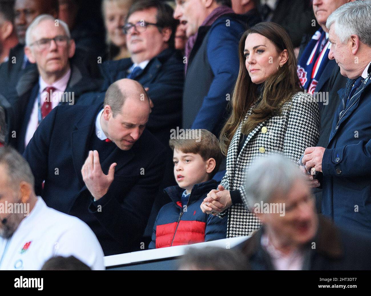 Twickenham, londres, Royaume-Uni. 26 février 2022 - Angleterre v pays de Galles - Guinness six Nations - Twickenham Stadium Prince William, Catherine Duchesse de Cambridge et Prince George pendant le match contre le pays de Galles crédit photo : © Mark pain / Alay Live News Banque D'Images