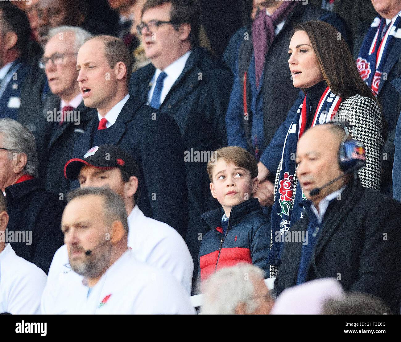 Twickenham, londres, Royaume-Uni. 26 février 2022 - Angleterre v pays de Galles - Guinness six Nations - Twickenham Stadium Prince William, Catherine Duchesse de Cambridge et Prince George pendant le match contre le pays de Galles crédit photo : © Mark pain / Alay Live News Banque D'Images