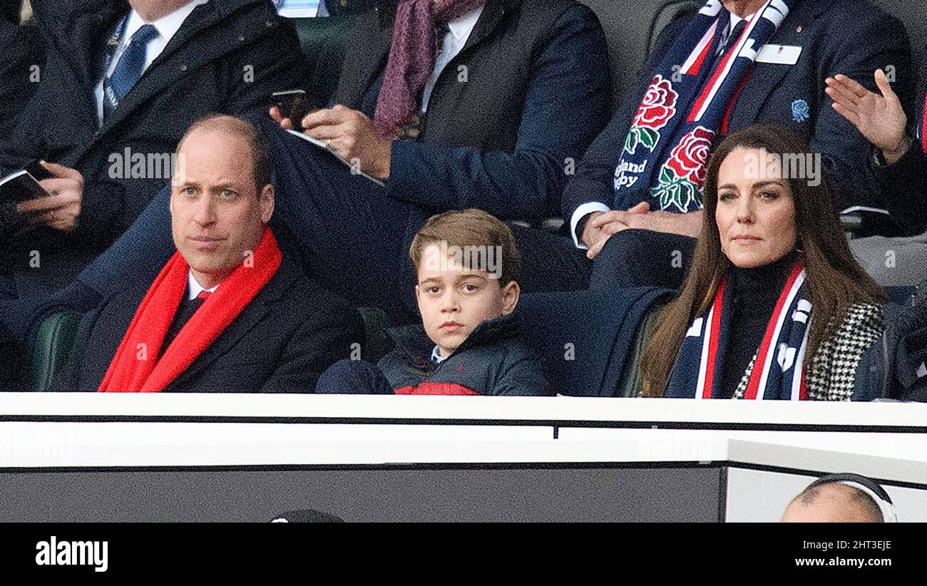 Twickenham, londres, Royaume-Uni. 26 février 2022 - Angleterre v pays de Galles - Guinness six Nations - Twickenham Stadium Prince William, Catherine Duchesse de Cambridge et Prince George pendant le match contre le pays de Galles crédit photo : © Mark pain / Alay Live News Banque D'Images