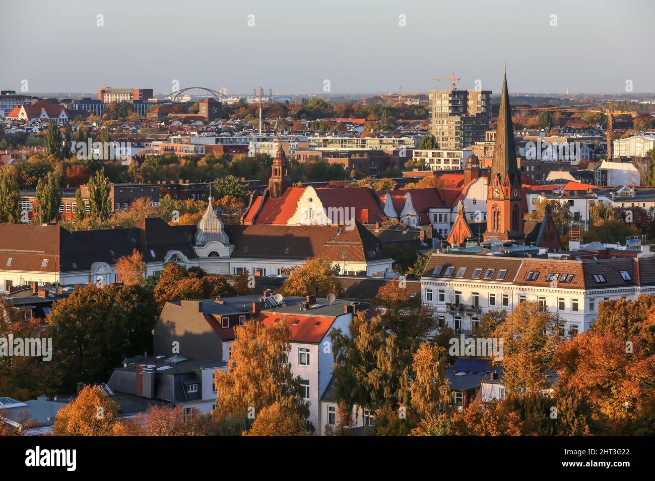 vue sur les toits du quartier eimsbüttel de hambourg Banque D'Images