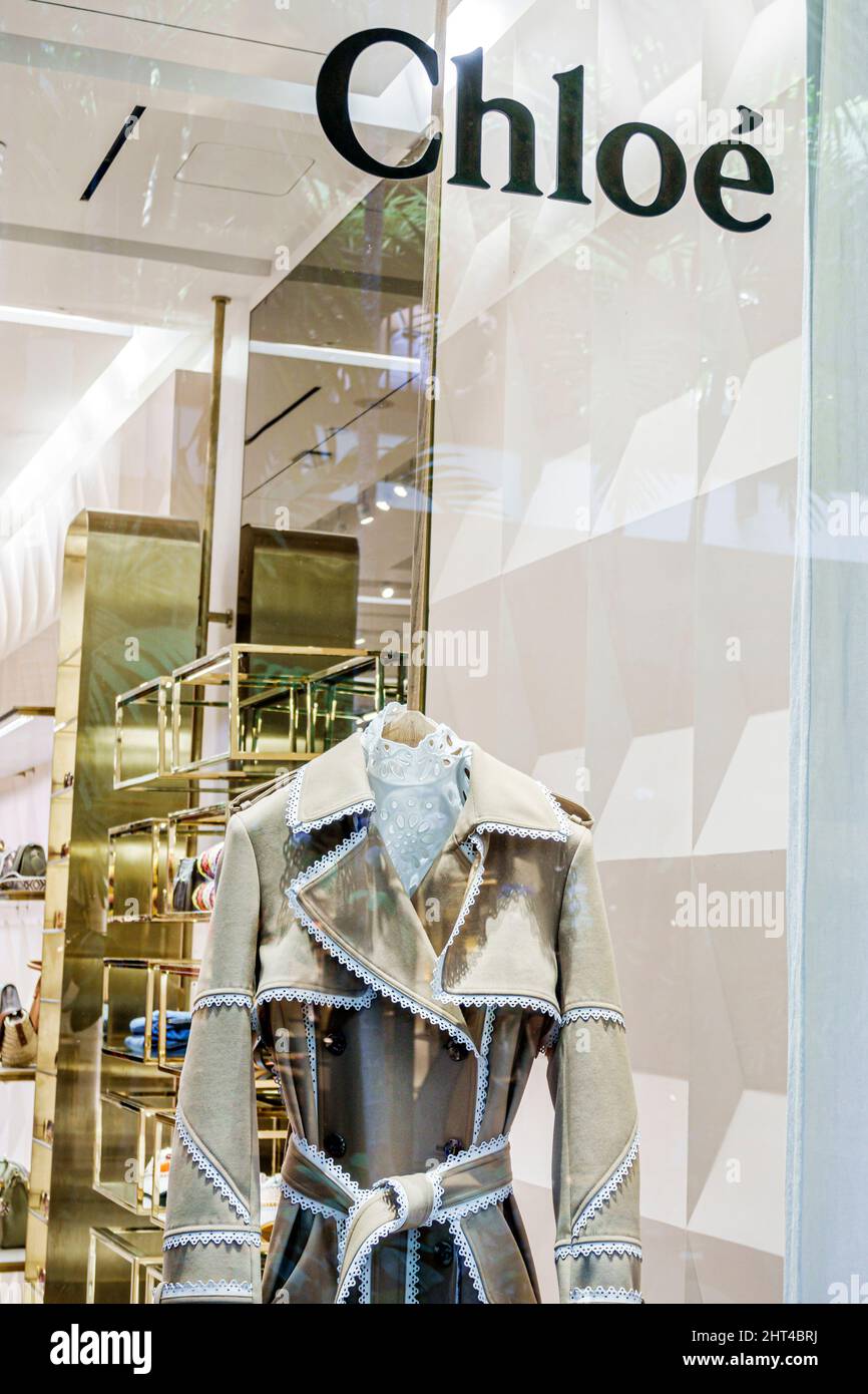 Bal Harbour Florida Bal Harbour Shops boutiques de luxe haut de gamme  boutiques de créateurs Chloe magasin de mode français vitrine vente Photo  Stock - Alamy