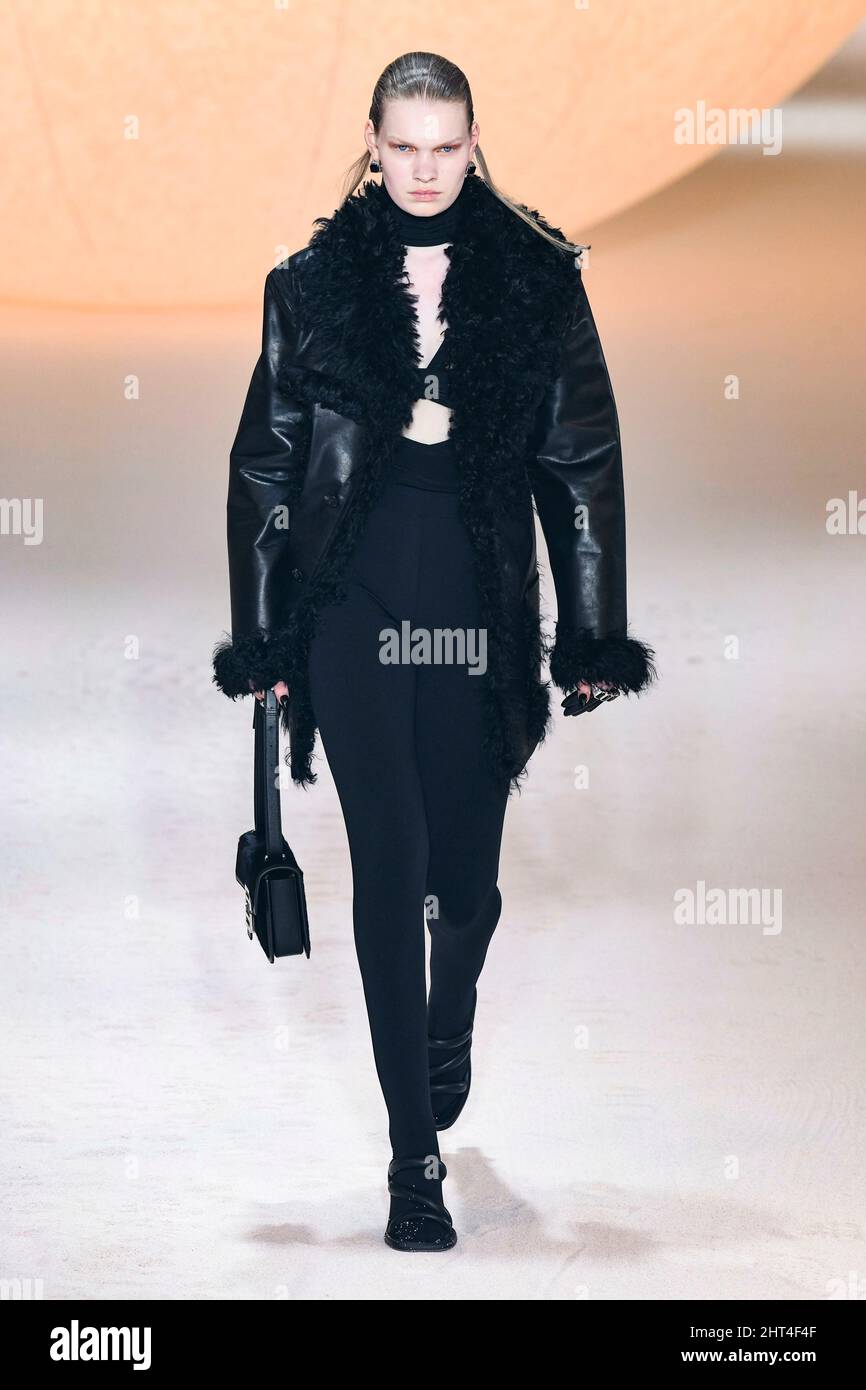 Milan, Italie. 26th févr. 2022. EMBUSCADE automne/hiver 2022-23 piste pendant la semaine de la mode de Milan, 2022 février - Milan, Italie. 26/02/2022 crédit : dpa/Alay Live News Banque D'Images