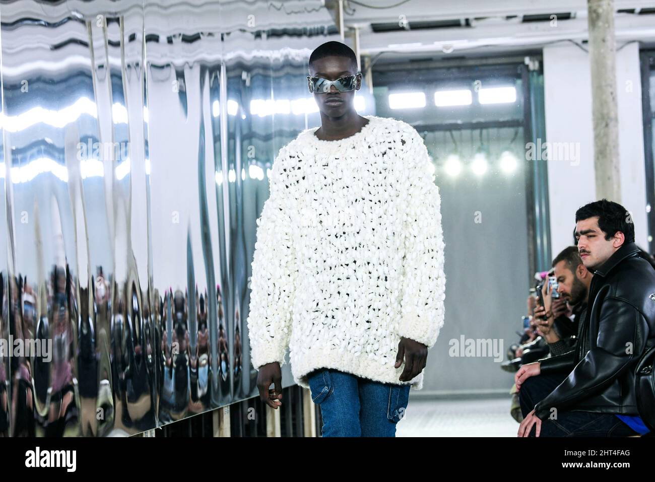 Milan, Italie. 26th févr. 2022. TRUSSARDI piste d'automne/hiver 2022-23 pendant la semaine de la mode de Milan, 2022 février - Milan, Italie. 26/02/2022 crédit : dpa/Alay Live News Banque D'Images