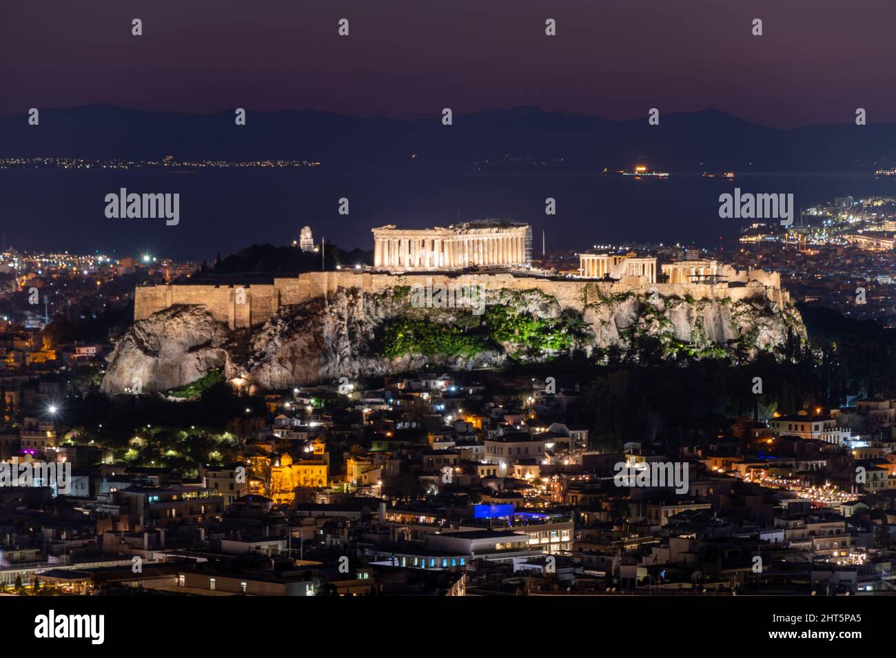 Le Parthénon à l'Acropole d'Athènes, Grèce la nuit Banque D'Images