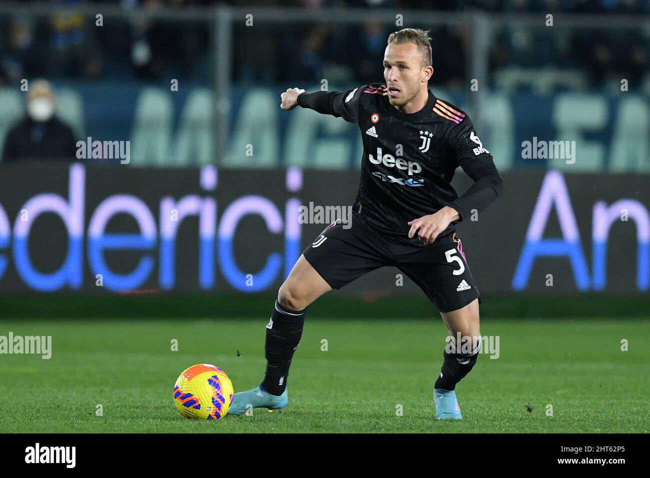 Empoli, Italie, 26th février 2022, de gauche à droite, Arthur de Juventus Pendant le football série A match Empoli / Juventus crédit: Massimo Insabato / Alay Live News Banque D'Images