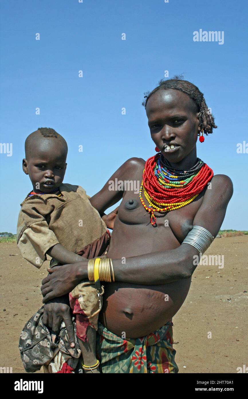 Mère et bébé Daasanach Tribe Banque D'Images