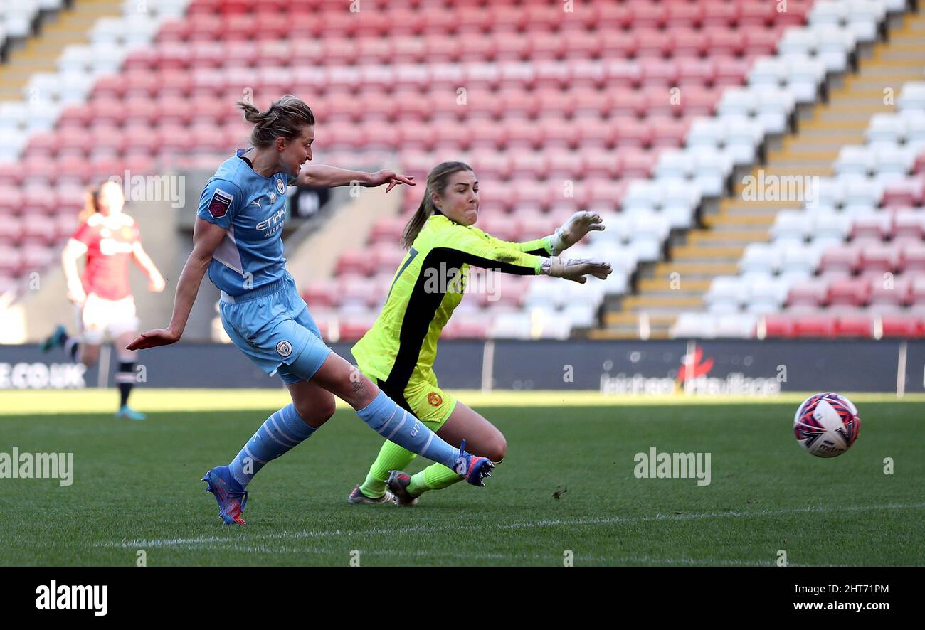 Ellen White, de Manchester City, marque le deuxième but du match lors du cinquième tour de la coupe Vitality pour femmes au Leigh Sports Village de Manchester. Date de la photo: Dimanche 27 février 2022. Banque D'Images