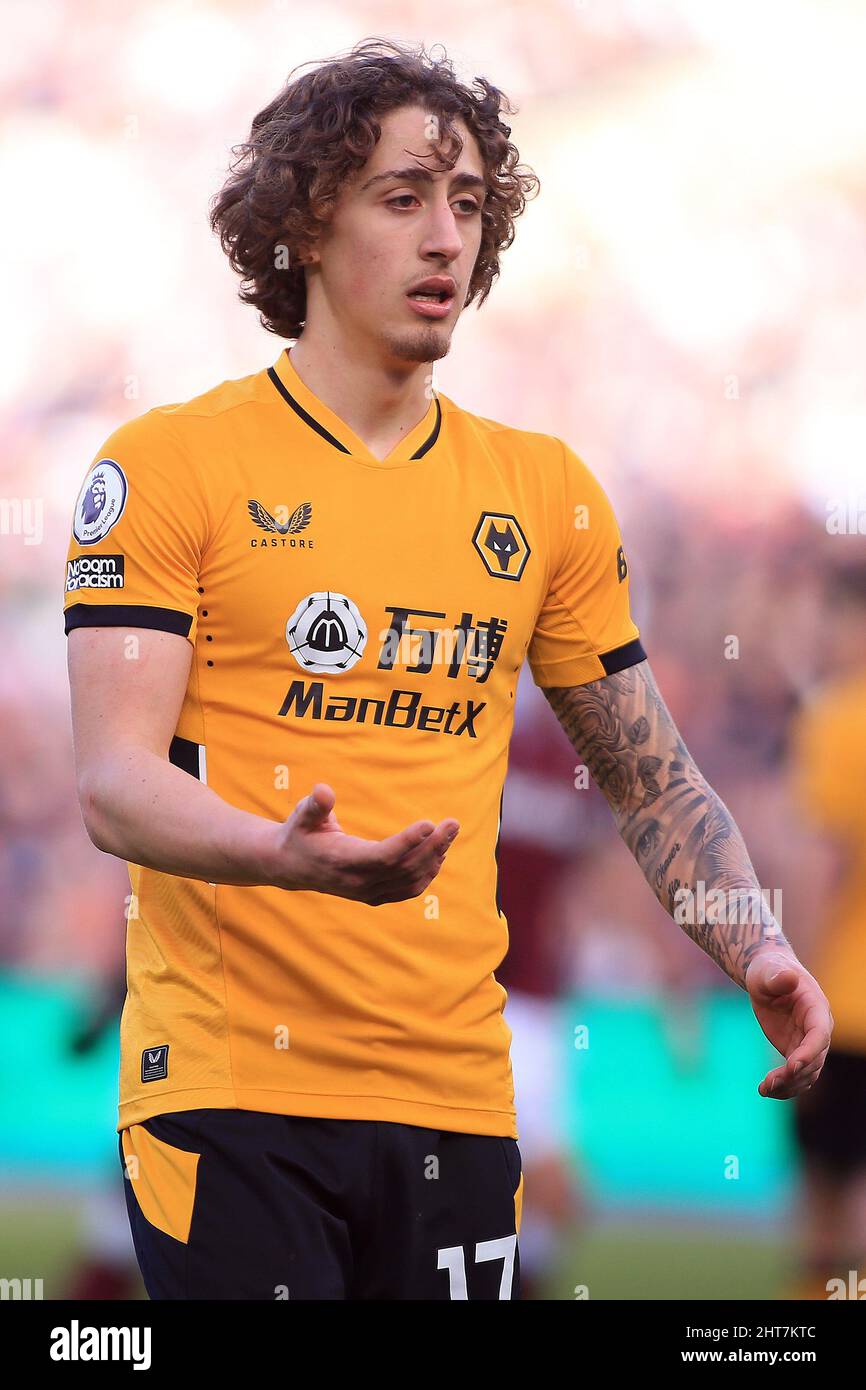 Fabio Silva de Wolverhampton Wanderers regarde dessus. Match de la Premier League, West Ham Utd / Wolverhampton Wanderers au stade de Londres, parc olympique Queen Elizabeth à Londres, le dimanche 27th février 2022. Cette image ne peut être utilisée qu'à des fins éditoriales. Utilisation éditoriale uniquement, licence requise pour une utilisation commerciale. Pas d'utilisation dans les Paris, les jeux ou les publications d'un seul club/ligue/joueur. photo de Steffan Bowen/Andrew Orchard sports photographie/Alamy Live news Banque D'Images