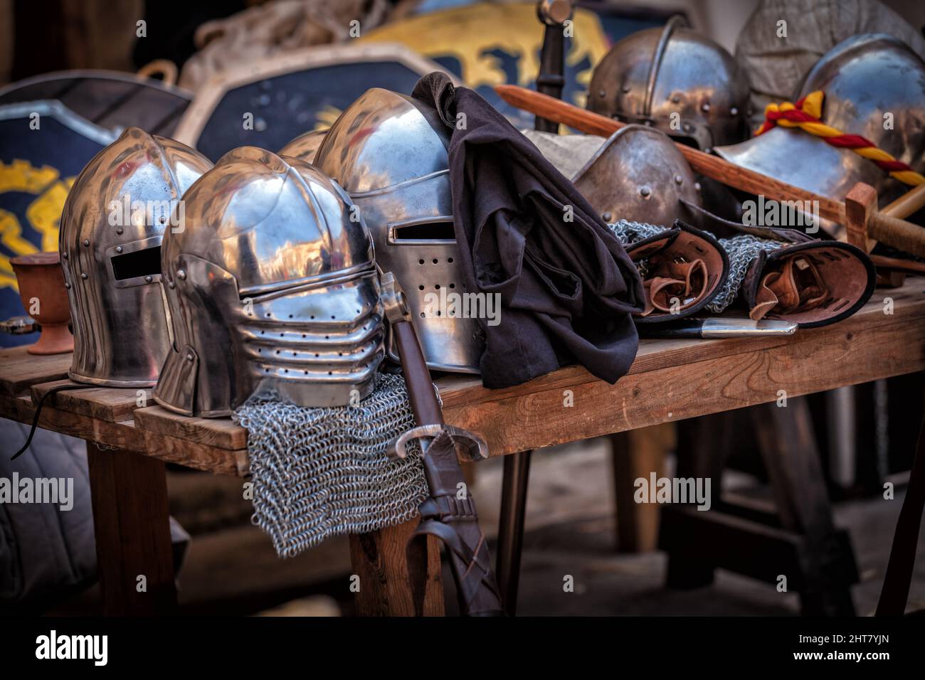Casques et armure de chevalier médiéval Banque D'Images