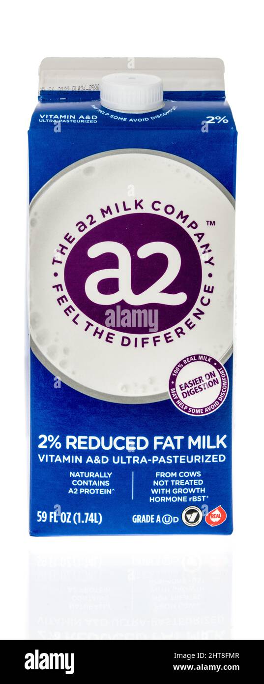 Winneconne, WI -19 février 2021: Un paquet de A2 lait gras réduit sur un fond isolé Banque D'Images