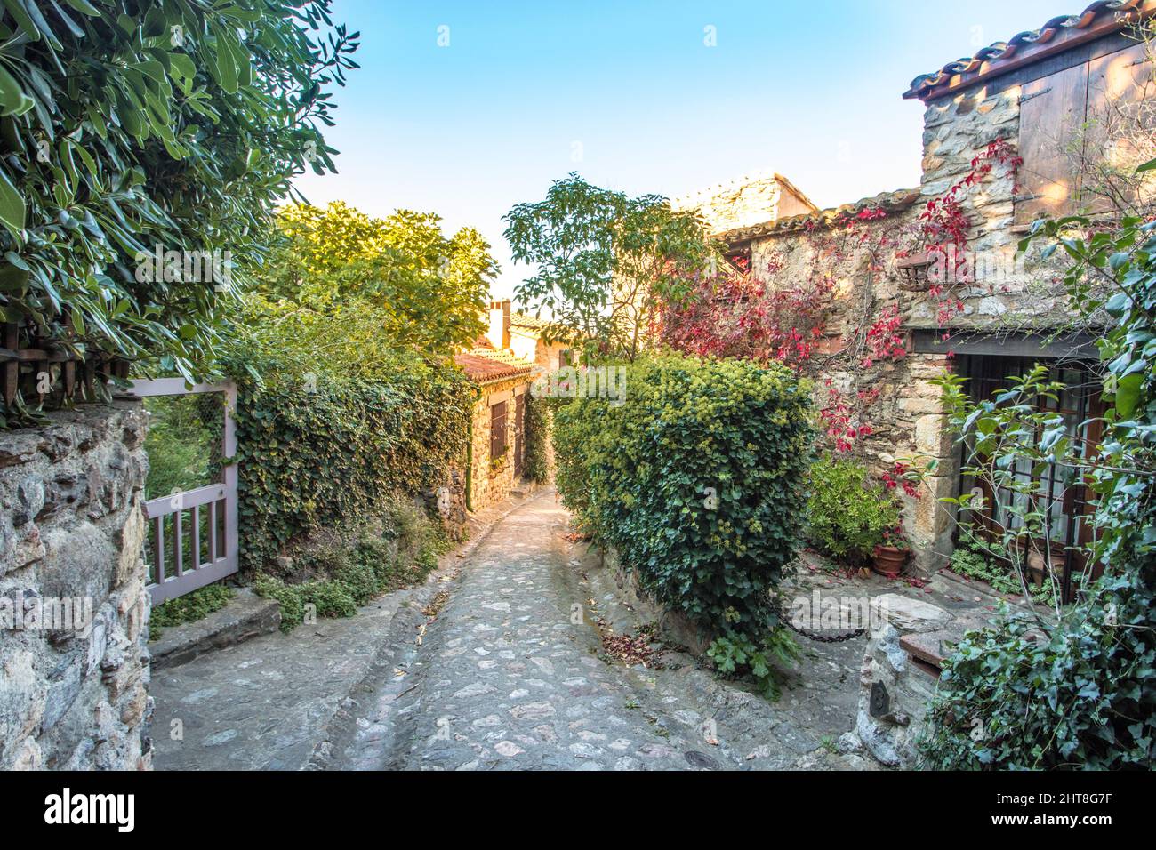 Une ruelle de Castelnou Banque D'Images