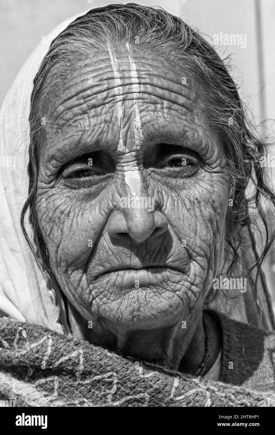 Vieille femme, Vrindavan, district de Mathura, Uttar Pradesh, Inde Banque D'Images
