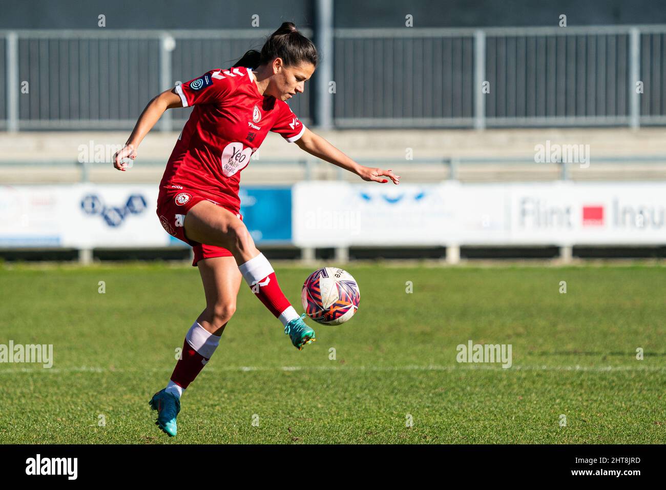 Dartford, Royaume-Uni. 27th févr. 2022. Dartford, Angleterre, février 27th Ffion Morgan (24 Bristol City) contrôle le ballon lors du championnat FA Womens entre les Lionesses de Londres City et Bristol City à Princes Park à Dartford, en Angleterre. Sam Mallia/SPP crédit: SPP Sport presse photo. /Alamy Live News Banque D'Images