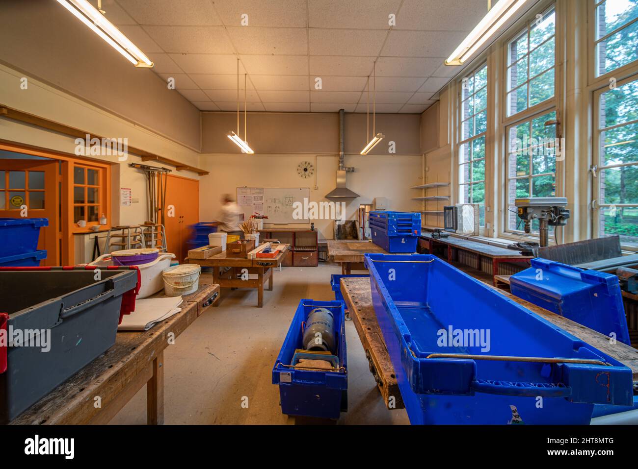 Vider la salle de main-d'œuvre manuelle dans une école primaire Banque D'Images