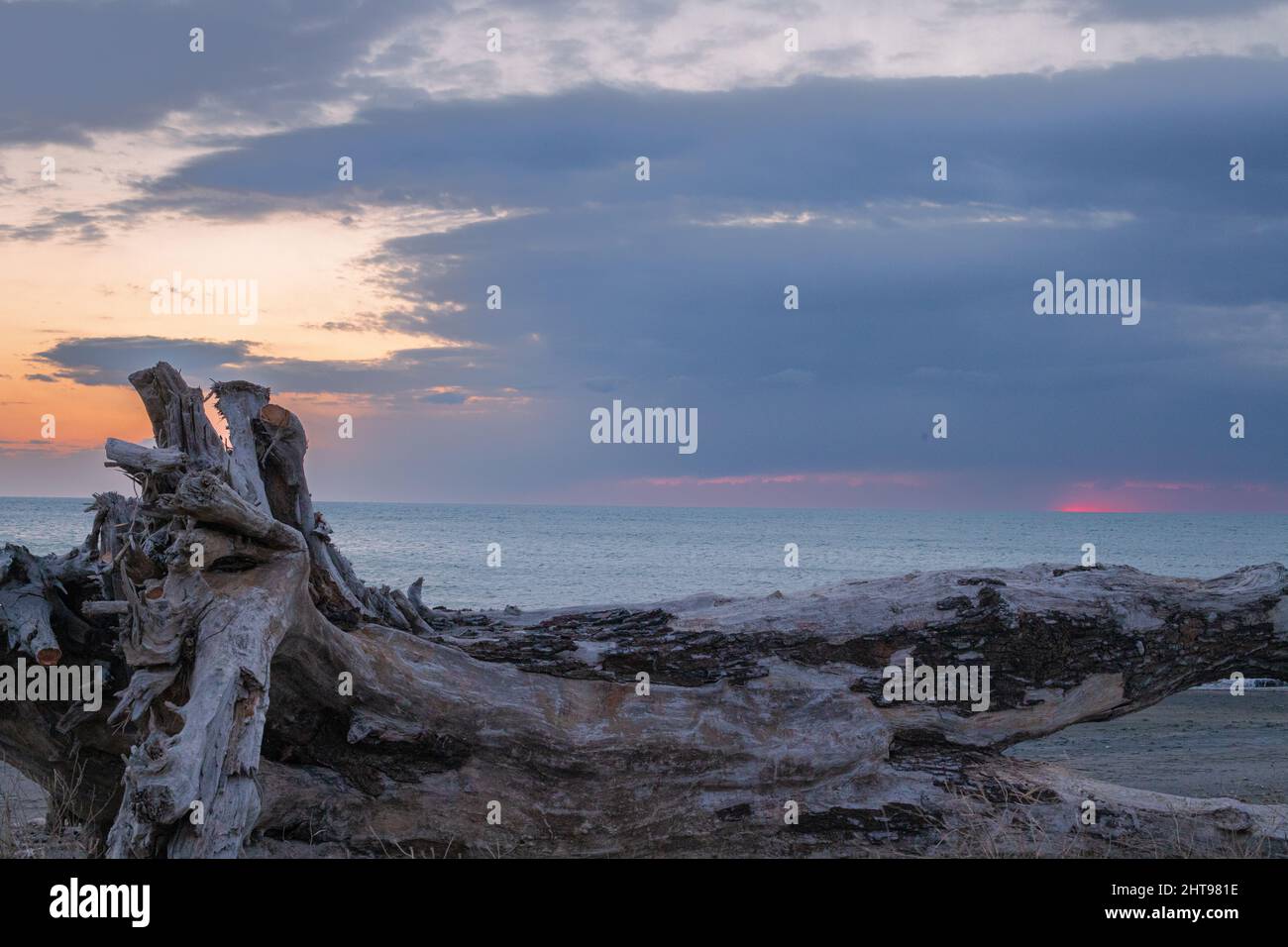 Coucher du soleil à Tarquinia, Italie Banque D'Images