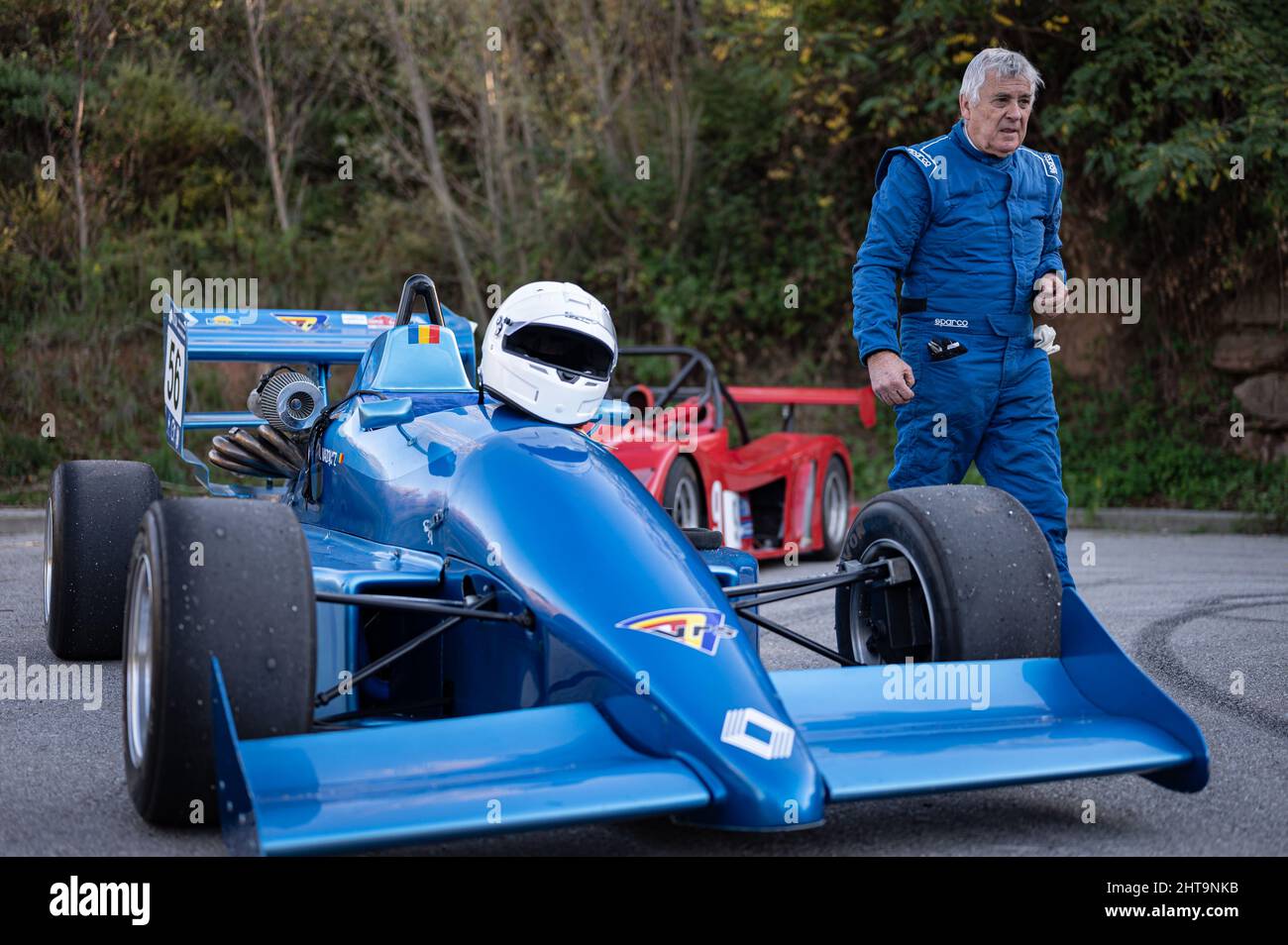 Formule Renault dans le Rally Hill Climb à Sant Feliu Codines et le conducteur debout à côté Banque D'Images