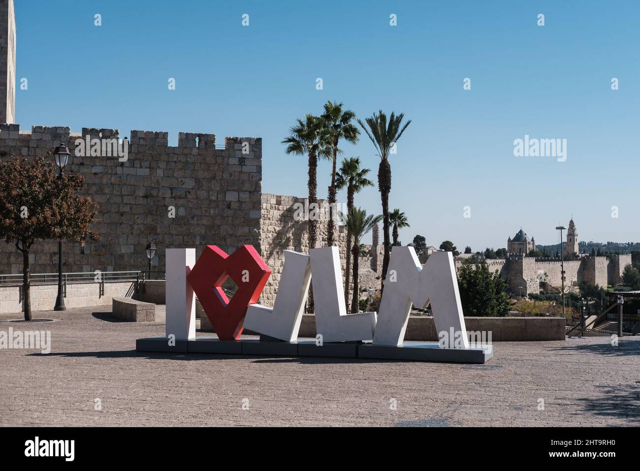 Belle photo d'un Napis J'aime Jérusalem dans le parc Banque D'Images