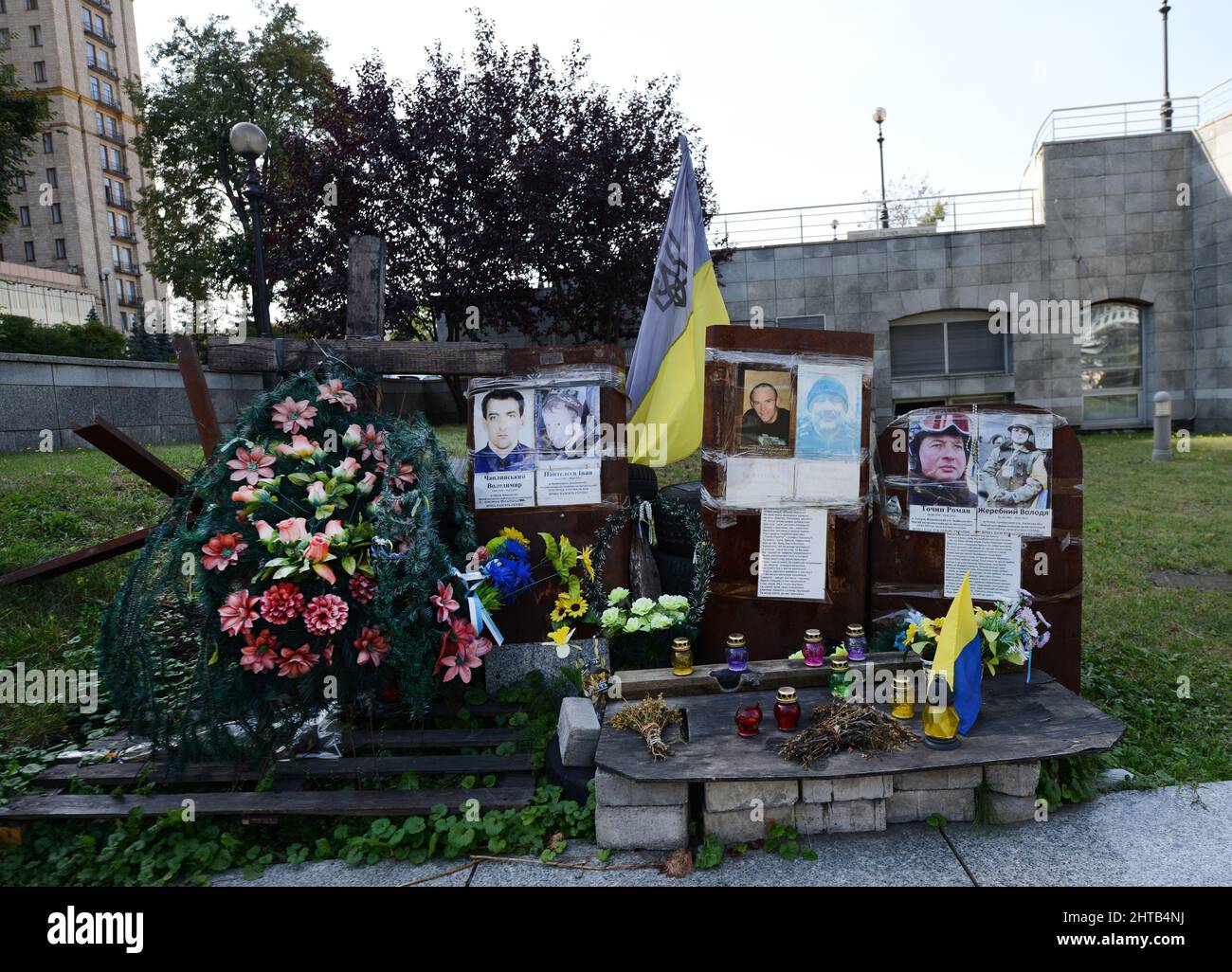 Monuments commémoratifs pour les manifestants morts pendant la Révolution de la dignité près de la place de l'indépendance à Kiev, en Ukraine. Banque D'Images
