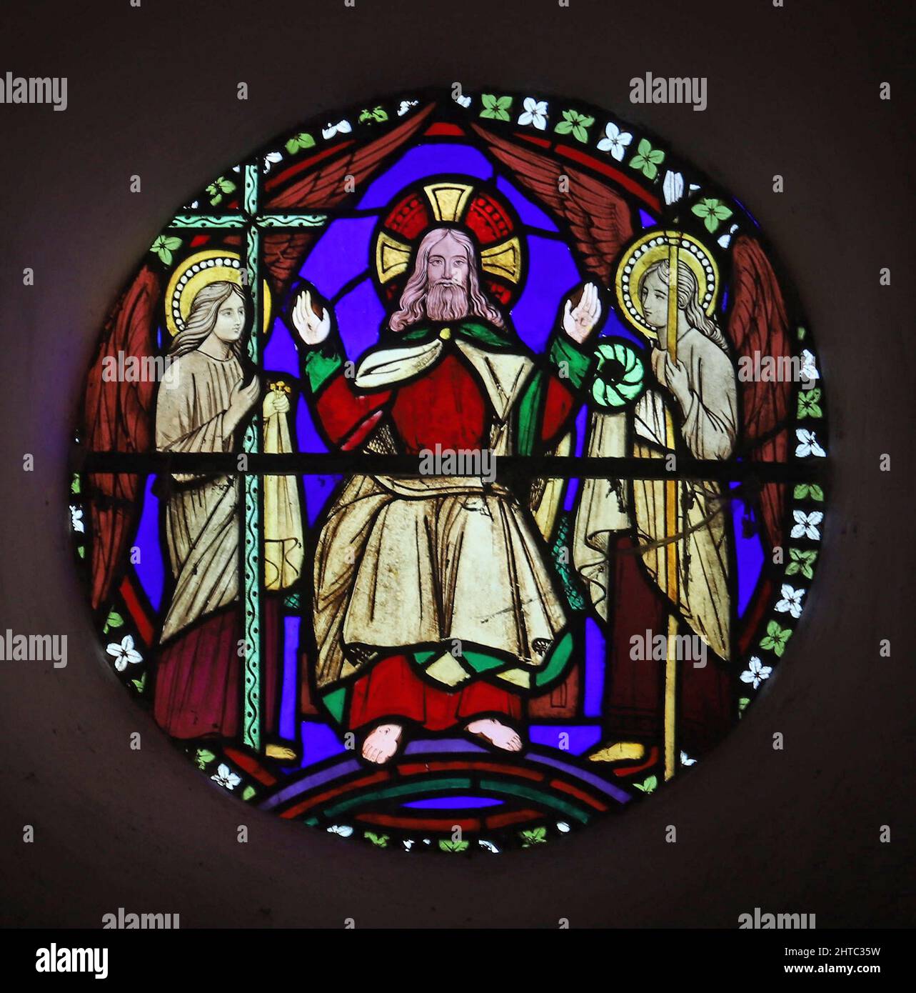 Vitraux de Frederick Preedy représentant Christ in Majesty. Église Saint-Jean-Baptiste, Mathon, Worcestershire Banque D'Images