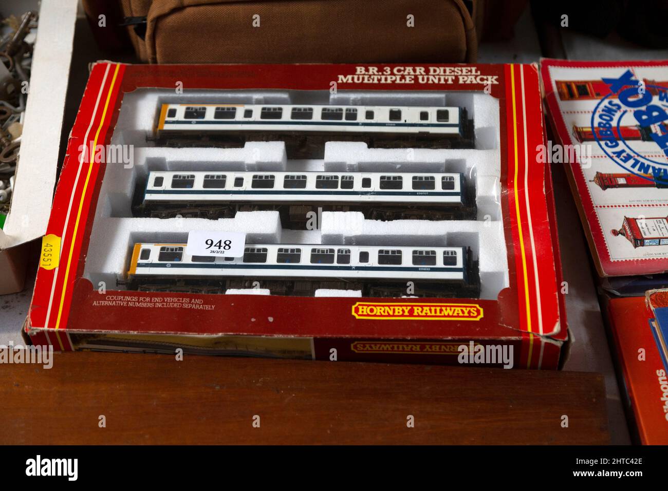 Le train Hornby Railways est exposé comme un lot de vente aux enchères, UK - diesel unité pack Banque D'Images