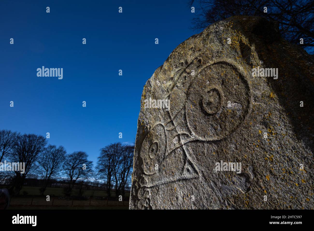 La Pierre Picardie, une pierre sculptée de symbole Pictush près d'Insch dans l'Aberdeenshire, en Écosse Banque D'Images